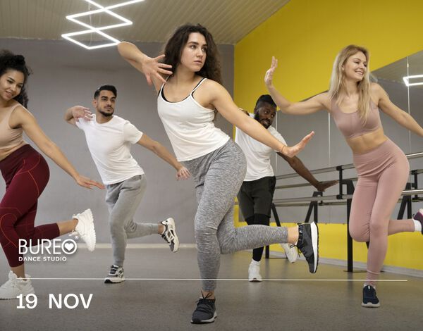 Clase de Zumba – Bureo,  image number null