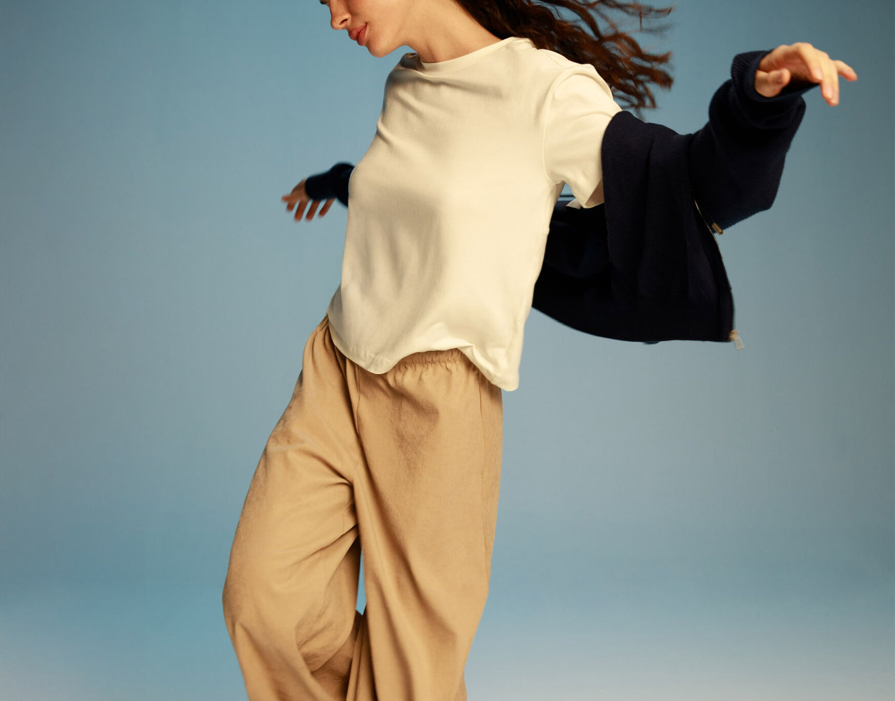 Pantal&oacute;n Amplio Microconfort Fluido, Beige